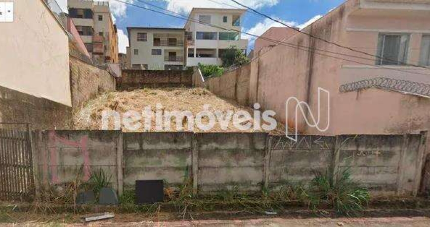 Terreno à venda na Rua Maria Francisca Gomes, Ouro Preto, Belo Horizonte