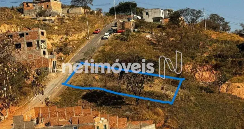 Terreno à venda na Rua Muqui, São Damião, Vespasiano