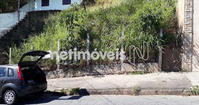 Terreno à venda na Rua Desembargador Pedro Licínio, Ouro Preto, Belo Horizonte