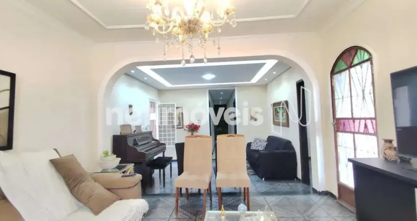 Casa com 4 quartos à venda na Rua Matilde Neves Martins, Vera Cruz, Contagem
