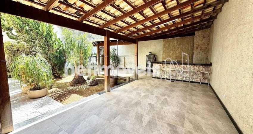 Casa com 4 quartos à venda na Rua Aracati, Parque Xangri-Lá, Contagem