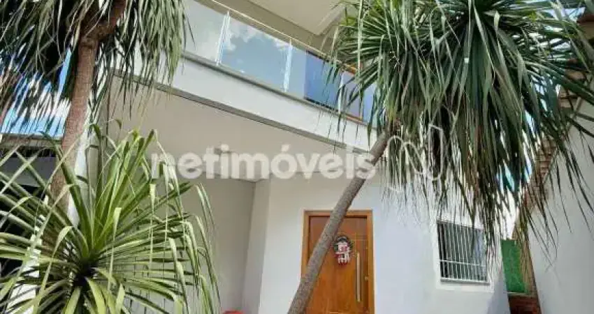 Casa com 3 quartos à venda na Rua G, Morada Nova, Contagem