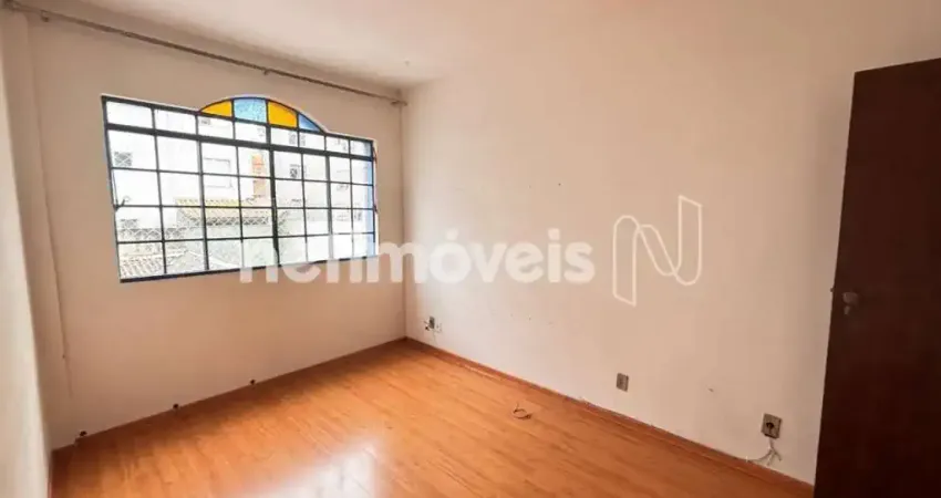 Apartamento em ótima localização no floresta todo reformado.