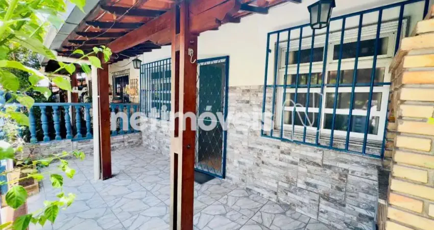 Casa com 2 quartos à venda na Rua Agílio Cruz de Souza, Serrano, Belo Horizonte