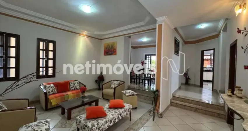 Casa com 3 quartos à venda na Rua Maria da Conceição de Souza, Serrano, Belo Horizonte