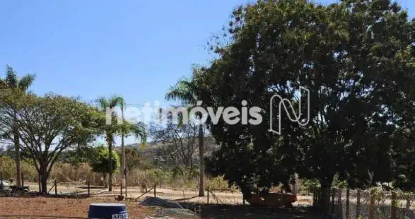 Condomínio consolidado perto de bh. lote plano, natureza, segurança e lazer completo.