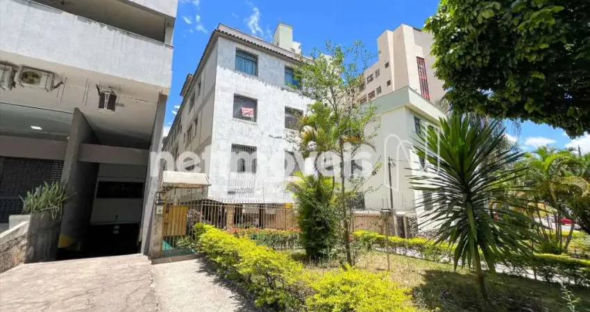 Compre 3 quartos com dce e uma vaga livre sob pilotis na av. josé candido da silveira .