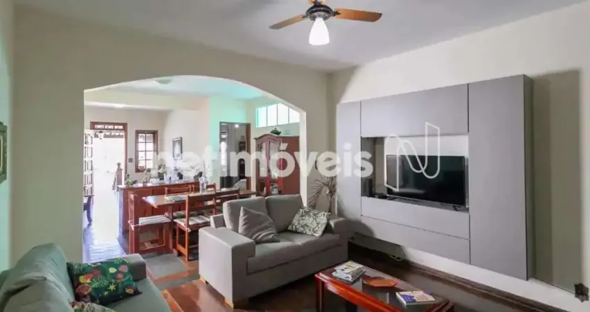 Casa com 3 quartos à venda na Rua Colonita, Santa Terezinha, Belo Horizonte