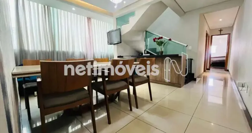 Belíssima cobertura 02 quartos sendo 01 suíte 03 banhos em prédio pequeno!