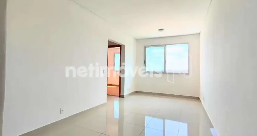 Apartamento de 02 quartos com suíte, elevador e salão de festas no palmares!