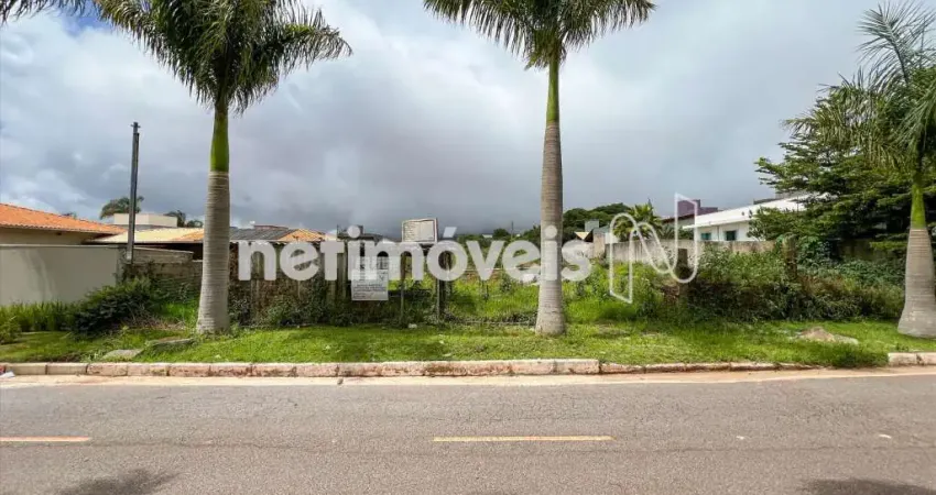 Lote à venda – 875 m²; – condomínio fechado com segurança completa