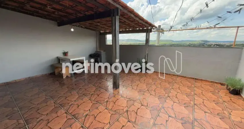 Casa geminada com entrada independente e uma loja para renda extra