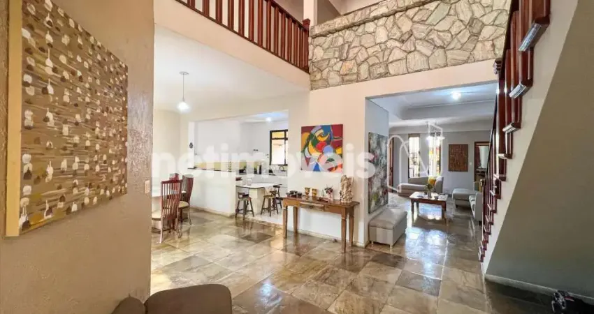 Casa com 4 quartos à venda na Rua Cônego Santana, Cachoeirinha, Belo Horizonte