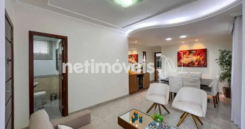 Excelente apartamento de 4 andares sendo 1 por andar, com elevador no prado.