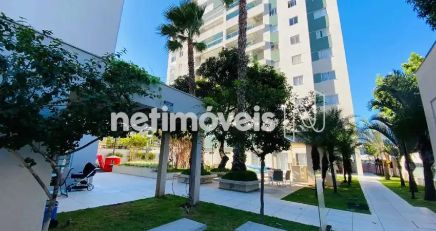 Apartamento todo reformado, elevador, lazer completo, varanda e closet. 2 vagas.