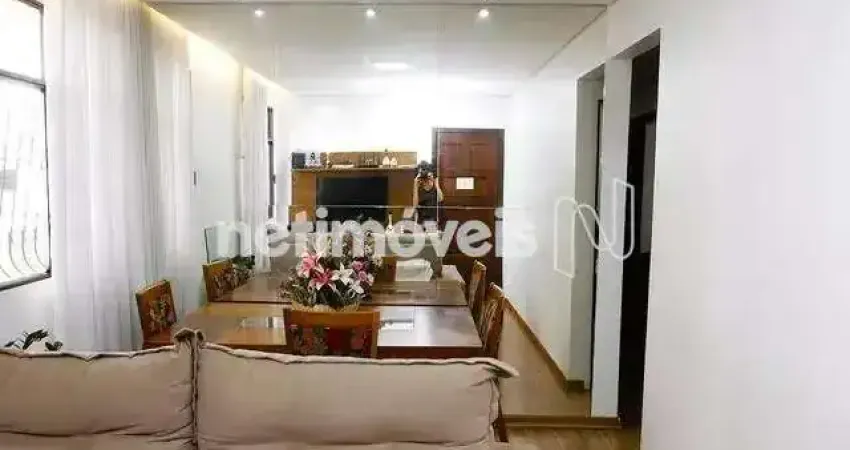 Apartamento de 03 quartos com elevador no Califórnia próximo a PUC do Coração Eucarístico.