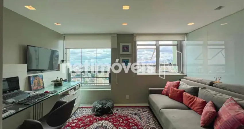 Apartamento com excelente vista de BH em ótima localização no Sion!