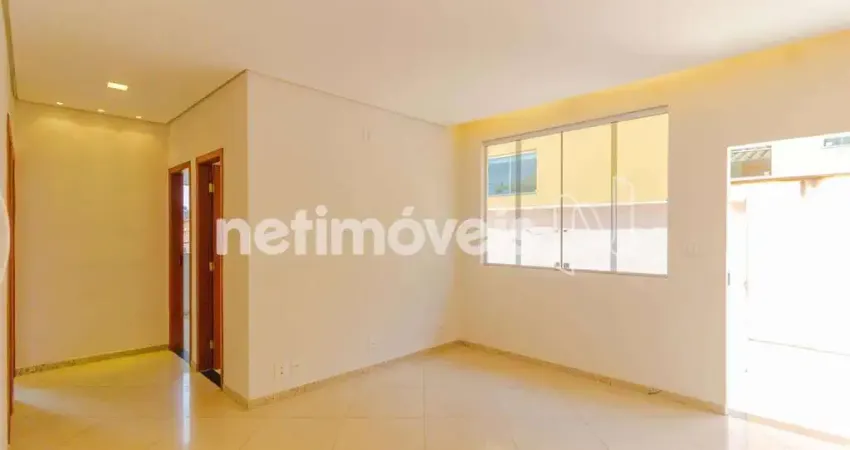 Casa com 3 quartos para alugar na Rua Safira, São Joaquim, Contagem