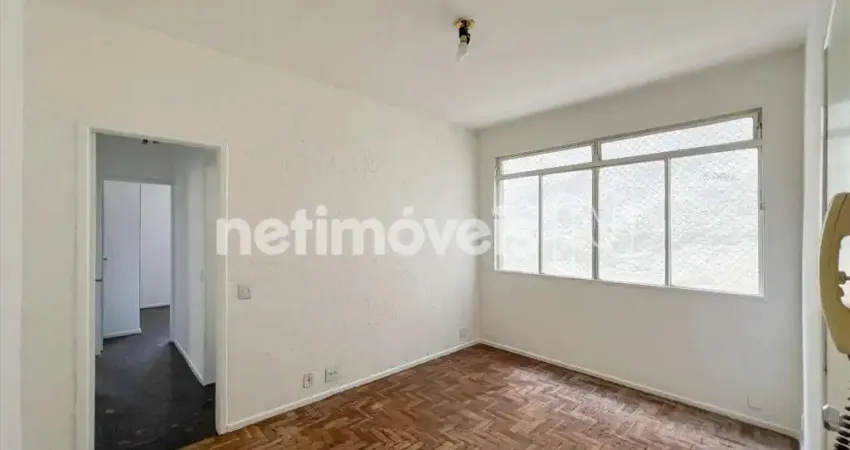 Alugue! 3 quartos com dce e uma vaga livre sob pilotis na  av. josé candido da silveira .