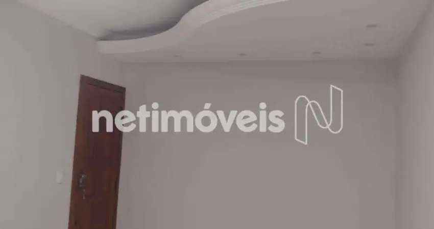 Apartamento de 02 quartos em ótima localização e todo reformado