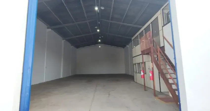 Barracão 360m² com terreno de 720m²