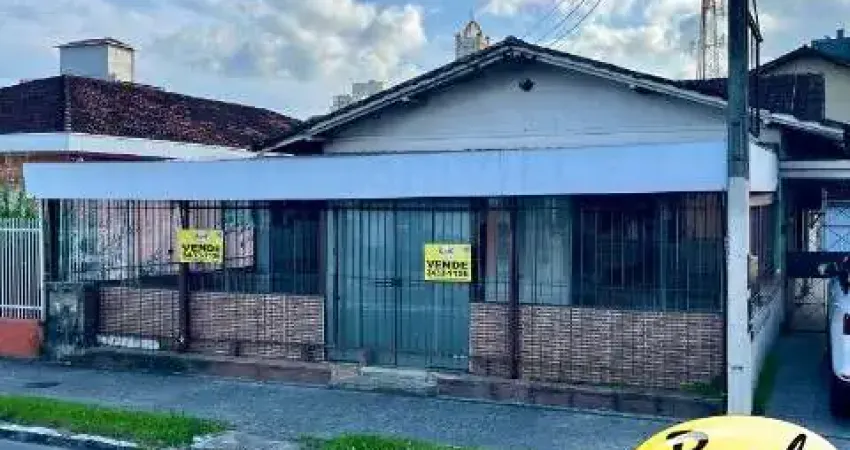 Venda de Sala/Casa Comercial na Rua Procópio Gomes