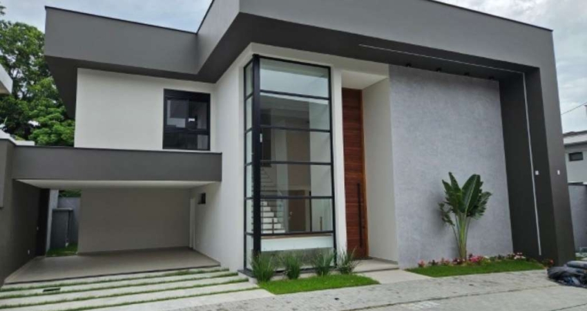 Casa de luxo em condomínio no bairro América - Joinville/SC: 3 quartos, 3 suítes, 2 salas, 4 banheiros, 2 vagas, 319m²