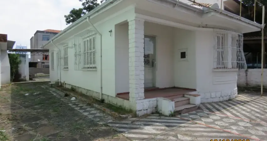 Casa comercial com 7 salas para alugar no Centro, Canoas 