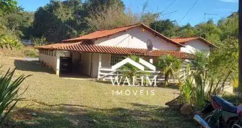 ?? SÍTIO COMPLETO COM PISCINA, ÁGUA ABUNDANTE E ACESSO FÁCIL – OLIVEIRA/MG