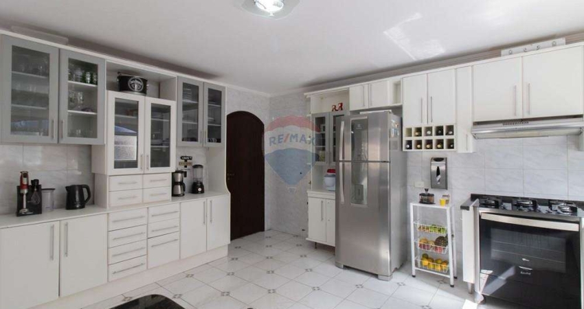 Vende-se maravilhoso sobrado no Parque Continental I