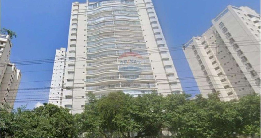Apartamento, 3 quartos (suítes), 3 vagas,  150m, reformado, em frente ao Bosque Maia