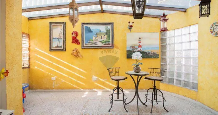 Aluga-se Casa Alto Padrão no Jardim Maia: 450m², 3 suítes, piscina, sótão, espaço gourmet, 5 vagas