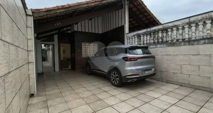 Casa com 2 quartos à venda em Guilhermina, Praia Grande 