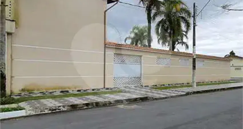 Casa com 7 quartos à venda no Solemar, Praia Grande