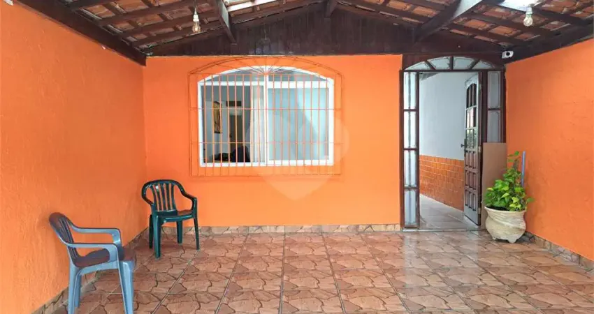 Casa com 3 quartos para alugar na Rua Afonso Chaves, 770, Cidade Ocian, Praia Grande