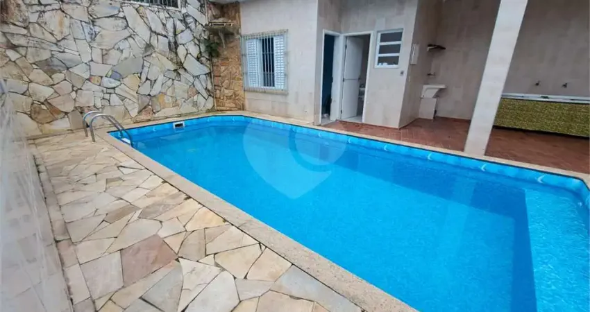 Casa com 2 quartos à venda na Rua Afonso Chaves, 468, Cidade Ocian, Praia Grande