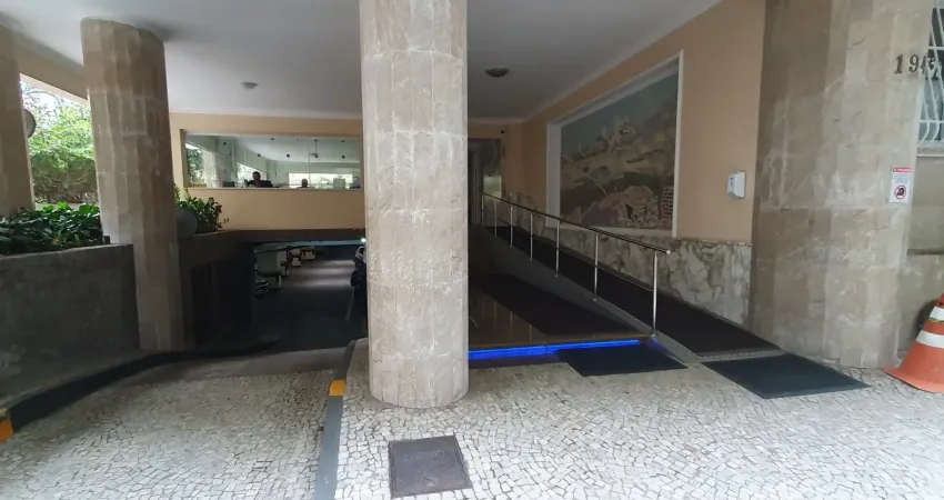 Apartamento 3/ 4 quartos ed. montese. rua gustavo sampaio. leme. leme.