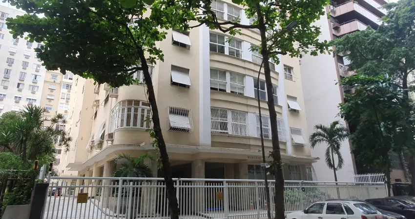 Apartamento 3/ 4 quartos ed. montese. rua gustavo sampaio. leme. leme.