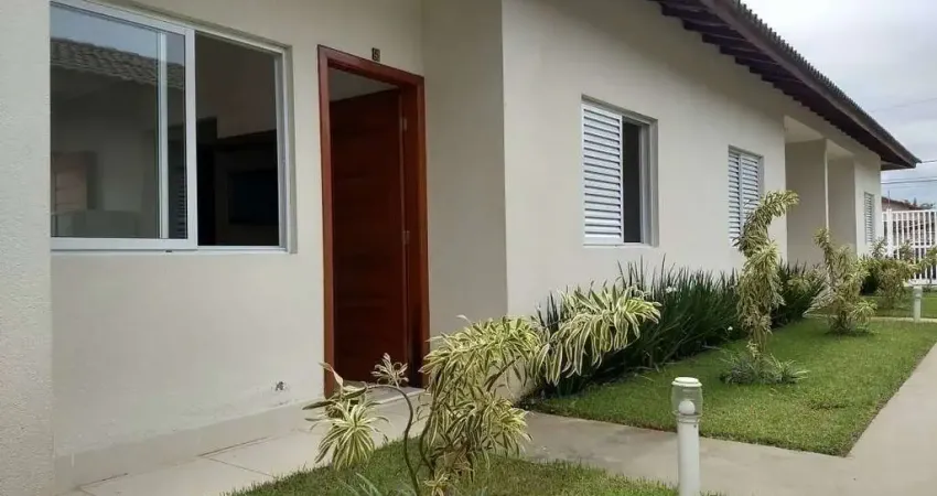 Litoral Norte, casa 2 dormitórios - condomínio com piscina