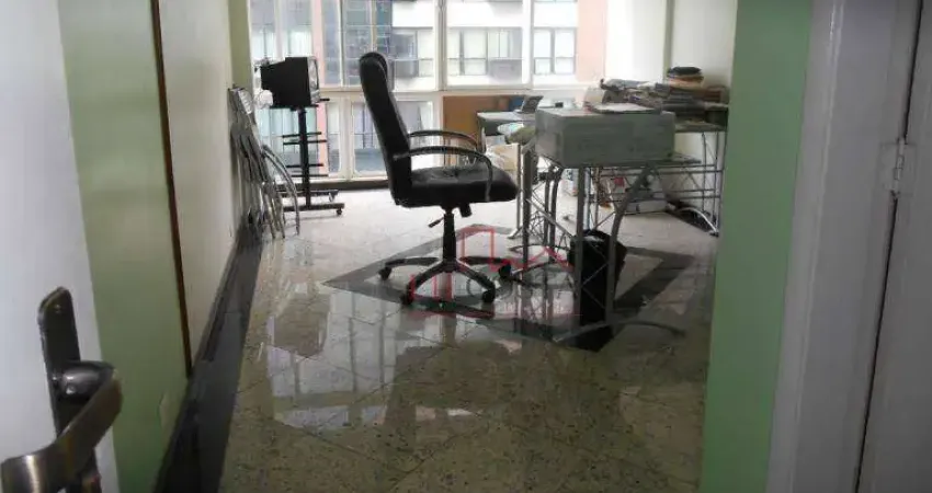 Sala de frente, sol da manhã à venda, 23 m² por R$ 100.000 - Centro - Niterói/RJ - ESTUDA PERMUTA POR APTO DE QUARTO E SALA EM ICARAÍ.