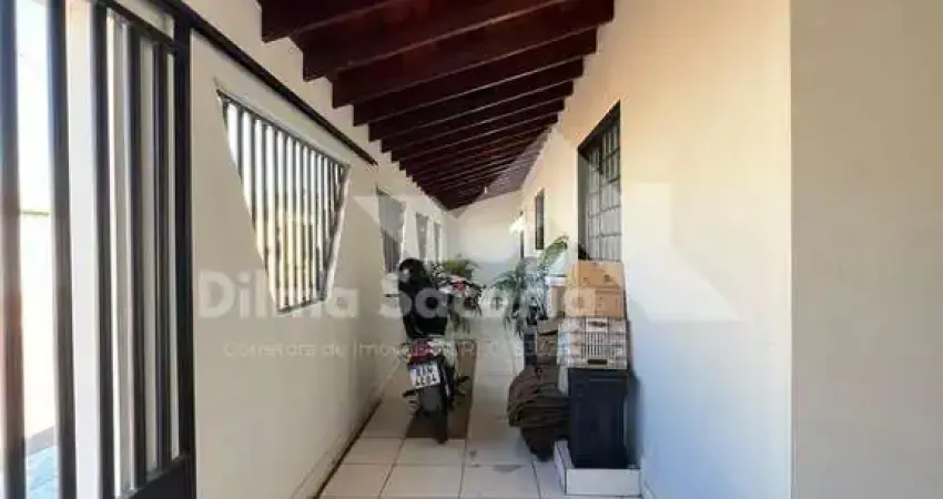 Casa com 3 quartos à venda no Cristo Rei, Várzea Grande