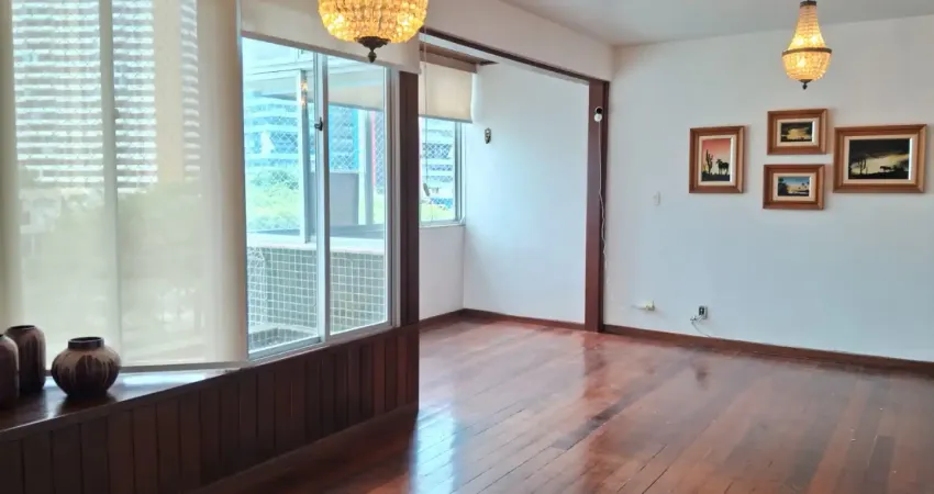 Itaigara 3 quartos, suíte, armários. Ar condicionado, melhor localização! Elevador.