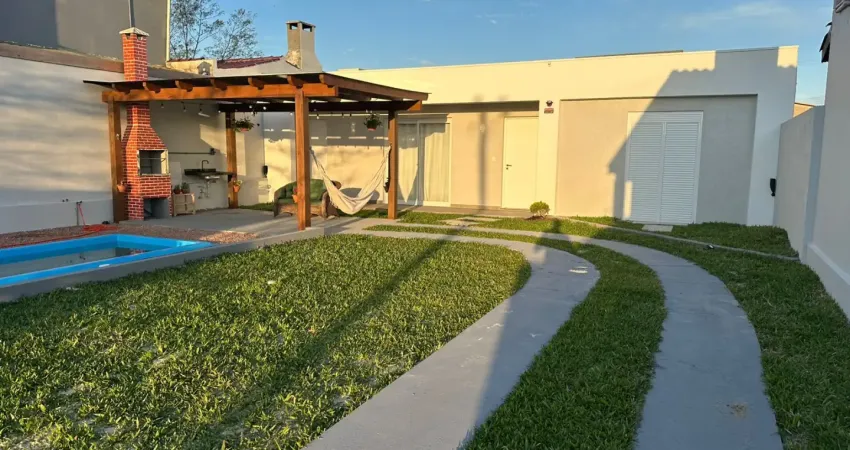 Casa pronta para suas férias. impecável e próxima do mar na praia de arroio teixeira!