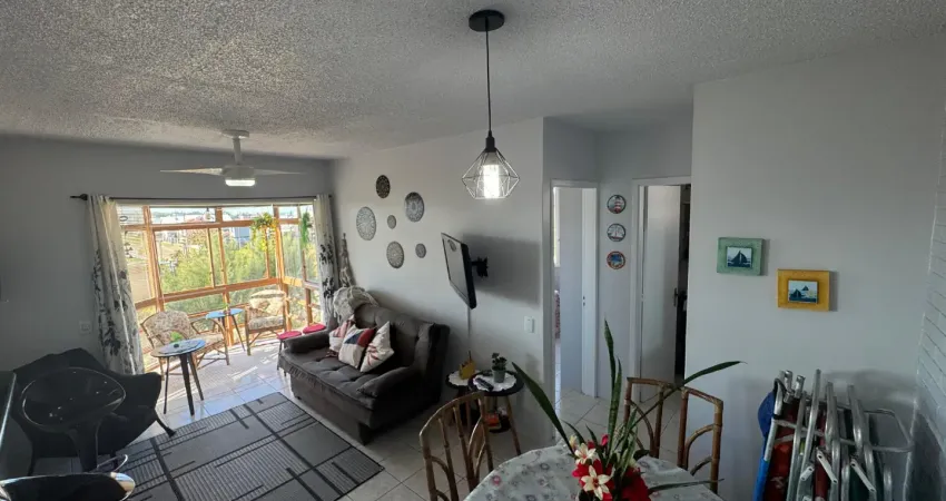 Apartamento mobiliado á 50mts do mar localizado em capão novo.