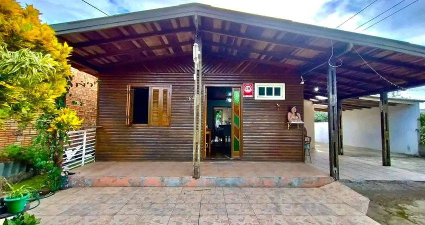 Chale de esquina na praia de capão novo, região de moradores.