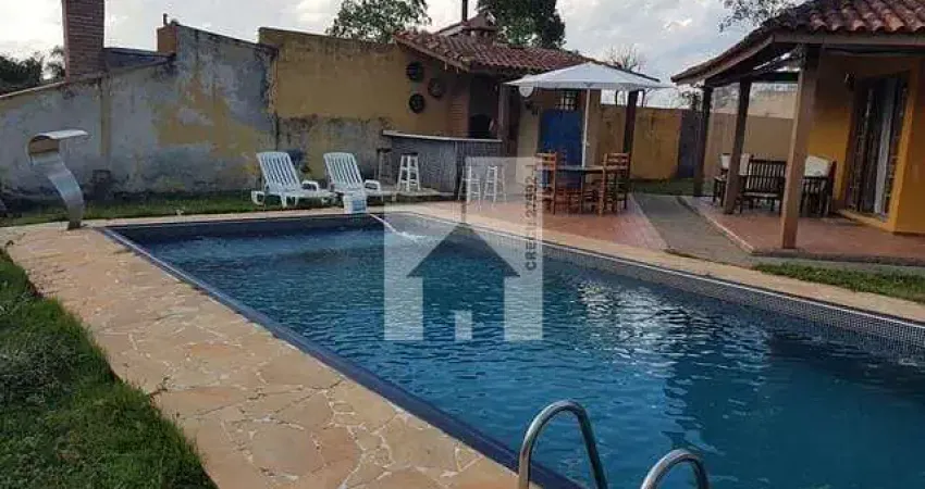 Casa residencial à venda, Champs Privés, Campo Limpo Paulista.