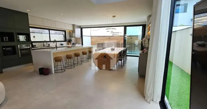 Maravilhosa Casa à venda com 4 Dormitórios sendo 3 Suítes, Piscina - 252m² - Loteamento Reserva Erm