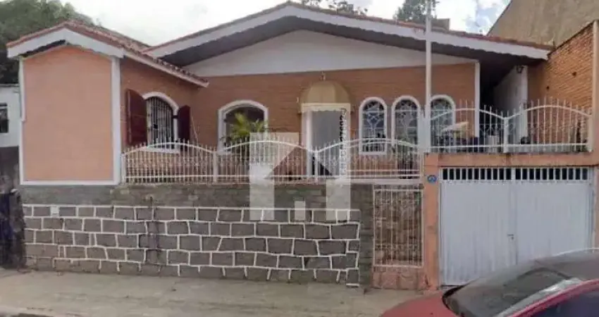 Excelente Casa à venda com 3 Dormitórios sendo 1 Suíte , Quintal com Churrasqueira, Jardim Bonfigli
