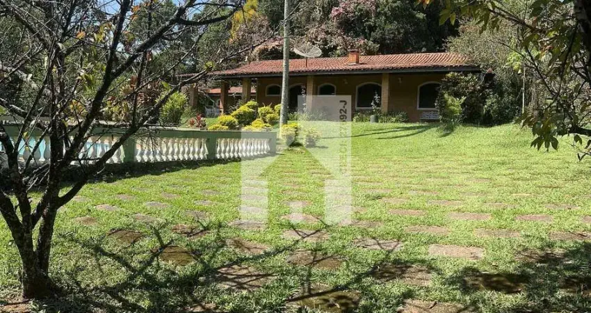 ACEITA FINANCIAMENTO - Chácara à venda, 5 mil metros, 3 dormitorios (1 suite), piscina, pomar e cam