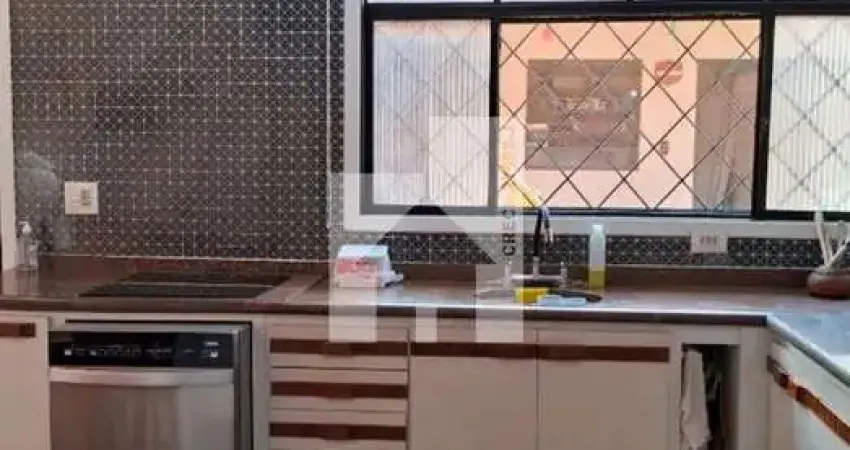 Ótima Casa Térrea para locação com 3 Dormitórios (1 Suíte), 250m² totais - Jardim Cristina, Jundiaí